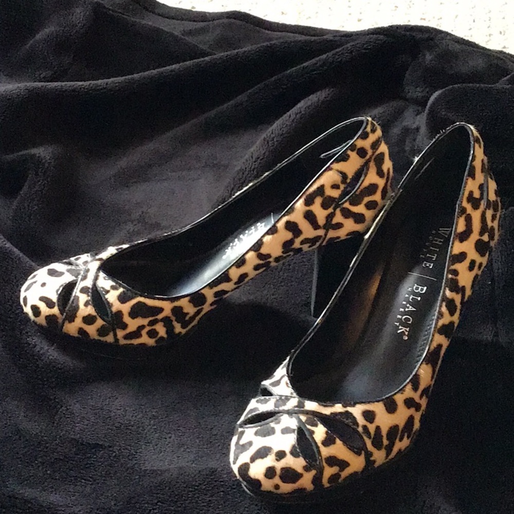 White House Black Market Gorgeous Leopard heels